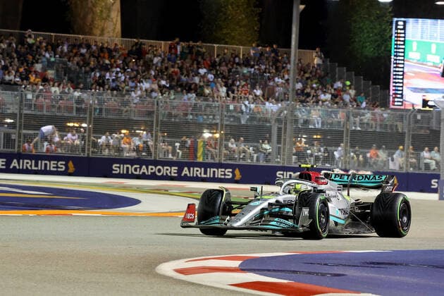 FORMULA 1 SINGAPORE AIRLINES SINGAPORE GRAND PRIX 2022 01 10 2022, Marina Bay Street Circuit, Singapore, FORMULA 1 SINGAPORE AIRLINES SINGAPORE GRAND PRIX 2022 ,in picture Lewis Hamilton GBR , Mercedes AMG Petronas Formula One Team nordphotoxGmbHx xBratic nph00250
