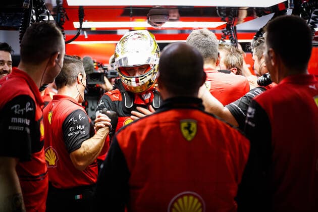 LECLERC Charles (mco), Scuderia Ferrari F1-75, portrait during the Formula 1 Singapore Airlines Singapore Grand Prix 2022, 17th round of the 2022 FIA Formula One World Championship, WM, Weltmeisterschaft from September 30 to October 02, 2022 on the Marina Bay Street Circuit, in Singapore - F1 - SINGAPORE GRAND PRIX 2022 DPPI Panoramic  00122039__V2_2577