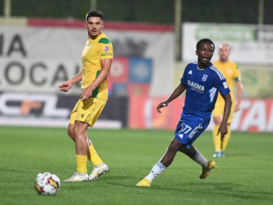 Alexandru Daniel Buziuc and Samuel Asamoah in the football match between CS Mioveni and FC U Craiova, counting for the Superbet Superliga, held at the Municipal Stadium in Mioveni, Saturday October 1, 2022 Mioveni Copyright: xRazvanxPasarica SPORTxPICTURESx