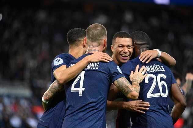 Goal by Kylian Mbappe during the match between Paris Saint-Germain and OGC Nice, at the Parc des Princes, on October 1, 2022  JulienxMattiax xLexPictorium LePictorium_0267633