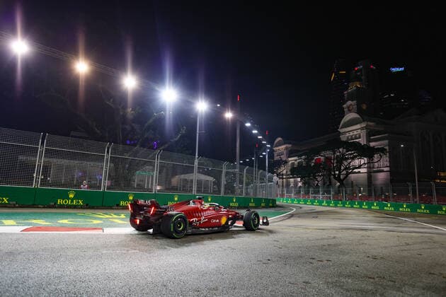 16 LECLERC Charles (mco), Scuderia Ferrari F1-75, action during the Formula 1 Singapore Airlines Singapore Grand Prix 2022, 17th round of the 2022 FIA Formula One World Championship, WM, Weltmeisterschaft from September 30 to October 02, 2022 on the Marina Bay Street Circuit, in Singapore - F1 - SINGAPORE GRAND PRIX 2022 - RACE DPPI Panoramic  AV6_5840