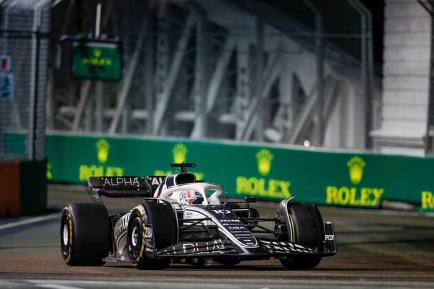 10 GASLY Pierre (fra), Scuderia AlphaTauri AT03, action during the Formula 1 Singapore Airlines Singapore Grand Prix 2022, 17th round of the 2022 FIA Formula One World Championship, WM, Weltmeisterschaft from September 30 to October 02, 2022 on the Marina Bay Street Circuit, in Singapore - F1 - SINGAPORE GRAND PRIX 2022 - RACE DPPI Panoramic  _V2_4014