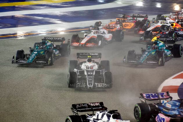 Start, 22 Yuki Tsunoda JPN, Scuderia AlphaTauri , 18 Lance Stroll CAN, Aston Martin Aramco Cognizant F1 Team , 5 Sebastian Vettel DEU, Aston Martin Aramco Cognizant F1 Team , 20 Kevin Magnussen DNK, Haas F1 Team , F1 Grand Prix of Singapore at Marina Bay Street Circuit on October 2, 2022 in Singapore, Singapore Photo by HOCH ZWEI Singapore Singapore