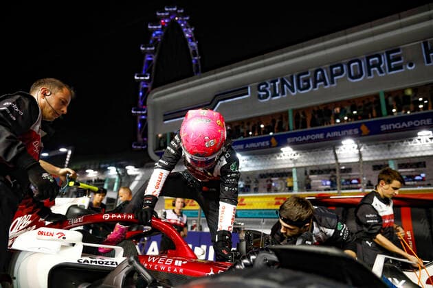 24 Guanyu Zhou CHN, Alfa Romeo F1 Team ORLEN , F1 Grand Prix of Singapore at Marina Bay Street Circuit on October 2, 2022 in Singapore, Singapore Photo by HOCH ZWEI Singapore Singapore