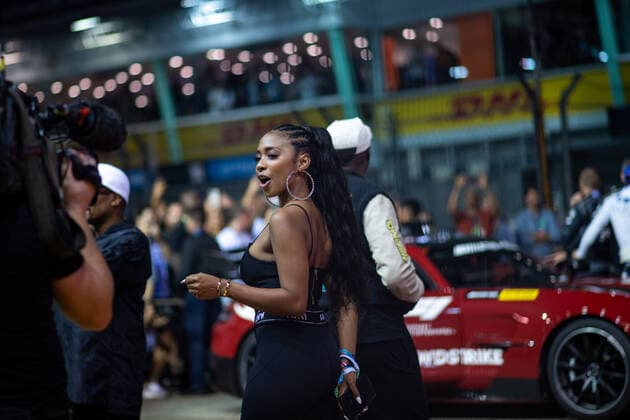 J Rey Soul Jessica Seria Reynoso, Band Black Eyed Peas on the grid, SIN, Formula 1 Singapore Grand Prix, Marina Bay Circuit, Race, 02 10 2022 SIN, Formula 1 Singapore Grand Prix, Marina Bay Circuit, Race, 02 10 2022 Singapore. Copyright: xEibner Memmlerx EP_MMR