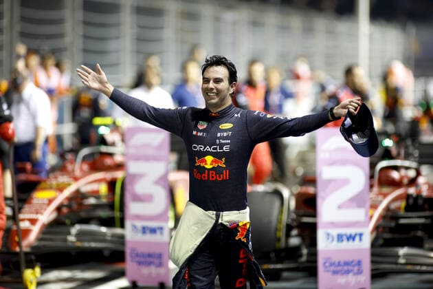 PEREZ Sergio (mex), Red Bull Racing RB18, portrait during the Formula 1 Singapore Airlines Singapore Grand Prix 2022, 17th round of the 2022 FIA Formula One World Championship, WM, Weltmeisterschaft from September 30 to October 02, 2022 on the Marina Bay Street Circuit, in Singapore - FORMULE 1 : Grand Prix de nuit de Singapour - 02 10 2022 DPPI Panoramic  20221002_F12022GP17SIN_JK138435