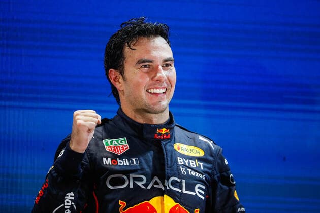 PEREZ Sergio (mex), Red Bull Racing RB18, portrait podium during the Formula 1 Singapore Airlines Singapore Grand Prix 2022, 17th round of the 2022 FIA Formula One World Championship, WM, Weltmeisterschaft from September 30 to October 02, 2022 on the Marina Bay Street Circuit, in Singapore - FORMULE 1 : Grand Prix de nuit de Singapour - 02 10 2022 DPPI Panoramic  00122040__V2_4334