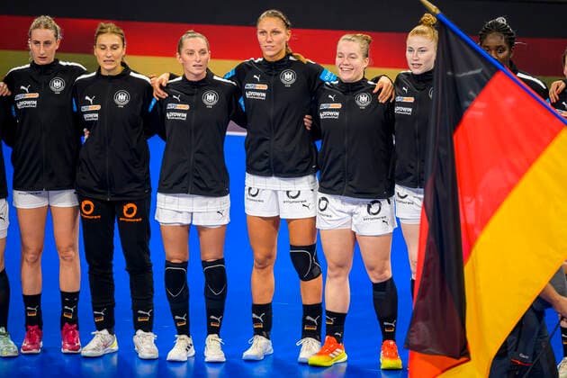 Handball, women international match France Germany from left Mia Zschocke Germany Storhamar , Goalkeeper Isabell Roch Germany , Silje Brons Petersen Germany Copenhagen , Xenia Smits Germany Bietigheim , Lisa Antl Germany Dortmund , Meike Schmelzer Germany Nancy Palais des Sports Jean Weille France