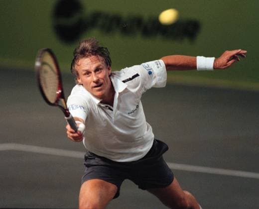 STOCKHOLM 13 JAN 2000 Björn Borg slar en forehand mot Mats Wilander under deras match i Mästarmötet pa Älvsjömässan i Stockholm pa torsdagen. Den matchen slutade i Wilanders favör med 4-2, 2-4, 4-1. STOCKHOLM SVERIGE Tennis x1030x *** STOCKHOLM 13 JAN 2000 Björn Borg hits a forehand against Mats Wilander during their match in the Masters Meeting at Älvsjömässan in Stockholm on Thursday The match ended in Wilanders favor with 4 2, 2 4, 4 1 STOCKHOLM SWEDEN Tennis x1030x  Copyright: xJonasxEkströmerx