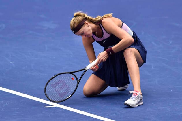 Sport Themen der Woche KW40 Sport Bilder des Tages Czech Petra Kvitova in action during the women s tennis tournament WTA, Tennis Damen Agel Open 2022 match against Bernarda Pera of USA in Ostrava, Czech Republic, October 3, 2022. (CTKxPhoto JaroslavxOzana) CTKPhotoP2022100308369  JAO 25