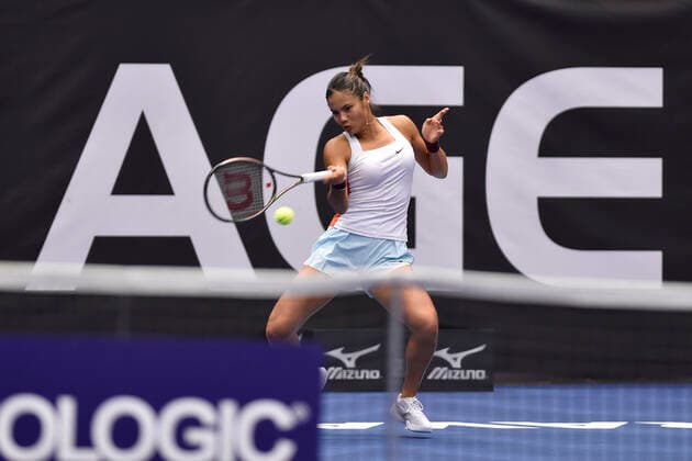 Emma Raducanu of Britain in action during the WTA, Tennis Damen Agel Open 2022 women s tennis tournament match against Darja Kasatkina of Russia in Ostrava, Czech Republic, October 4, 2022. (CTKxPhoto JaroslavxOzana) CTKPhotoP2022100407238  JAO 02