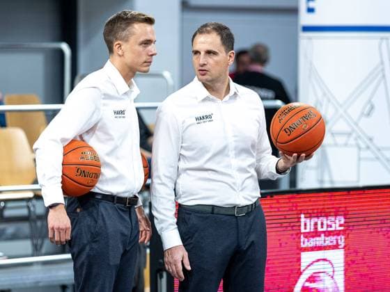 Daniel Herbert Hakro Merlins Crailsheim, Co Coach , Nikola Markovic Hakro Merlins Crailsheim, Co Coach , Brose Bamberg vs Hakro Merlins Crailsheim, Basketball, easyCredit BBL, Matchday 2, 04 10 2022 Brose Bamberg vs Hakro Merlins Crailsheim, Basketball, easyCredit BBL, Matchday 2, 04 10 2022 Bamberg Copyright: xEibner-Pressefoto G.xSantemizx EP_EER