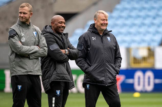 MALMÖ 2022 10 05 MFFs coach Jeffrey Aubynn and Åge Haride at Wednesdays training at Malmö Stadium before the UEFA Europa League match against Union Berlin MALMÖ SWEDEN x50090x,  Copyright: xJohanxNilsson TTx MALMÖ FF TRÄNING EL