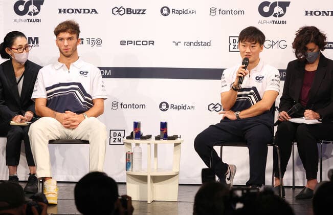 October 5, 2022, Tokyo, Japan - Scuderia Alpha Tauri Formula-1 drivers Pierre Gasly (L) of France and Yuki Tsunoda (R) of Japan speak at a press conference, PK, Pressekonferenz in Tokyo on Wednesday, October 5, 2022. Formula-1 Japan Grand Prix will be held at the Suzuka circuit on October 9. Noxthirdxpartyxsales  (200427173)