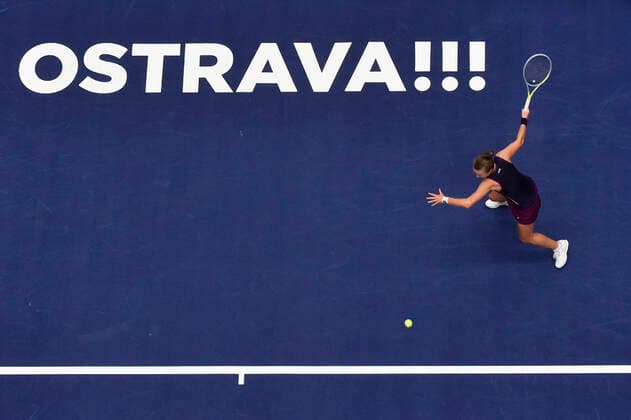 Sport Bilder des Tages Barbora Krejcikova (Czech) in action during the WTA, Tennis Damen Agel Open 2022 women s tennis tournament match against Shelby Rogers (USA), on October 5, 2022, in Ostrava, Czech Republic. (CTKxPhoto JaroslavxOzana) CTKPhotoP2022100505011  JAO 04