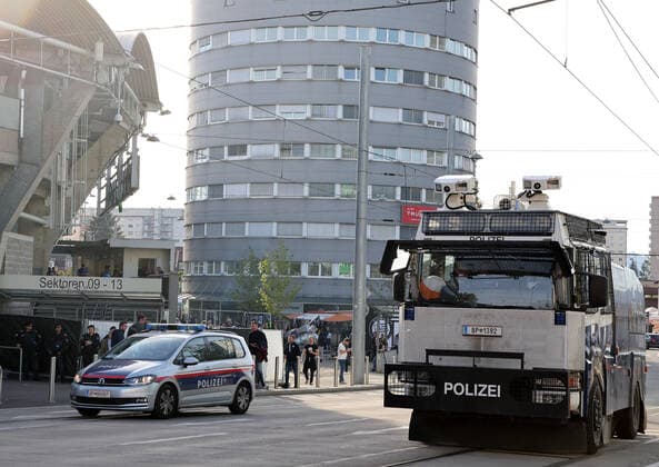 SOCCER - UEFA EL, Sturm vs Lazio GRAZ,AUSTRIA,06.OCT.22 - SOCCER - UEFA Europa League, SK Sturm Graz vs SS Lazio Roma. Image shows water canon vehicle of the austrian police in front of Merkur Arena.  GEPAxpictures xChrisxBauer