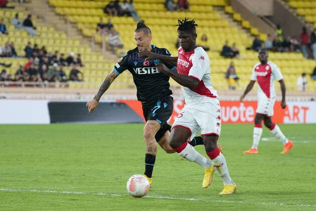 Breel Embolo (AS Monaco) - Marek Hamsik (Trabzonspor) FOOTBALL : AS Monaco vs Trabzonspor - Ligue Europa - Phase de groupe - Monaco - 06 10 2022 NorbertScanella Panoramic 