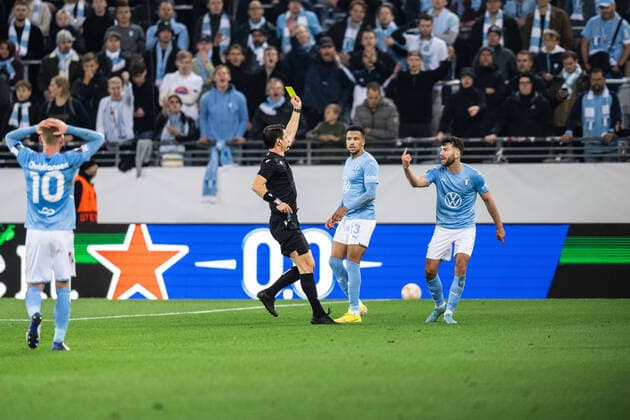 221006 Erdal Rakip of Malmö FF receives a yellow card from Referee Halil Umut Meler during the UEFA Europa League match between Malmö FF and Union Berlin on October 6, 2022 in Malmö Photo Petter Arvidson BILDBYRAN code PA PA0409 football football soccer fotball uefa europa league malmö ff union berlin bbeng,  Copyright: PETTERxARVIDSON BB221006PA068