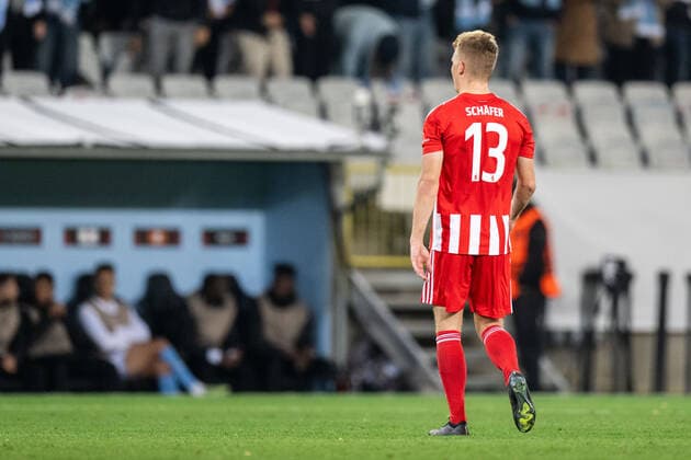 221006 Andras Schäfer of Union Berlin leaves the pitch after receiving a red card during the UEFA Europa League match between Malmö FF and Union Berlin on October 6, 2022 in Malmö Photo Petter Arvidson BILDBYRAN code PA PA0409 football football soccer fotball uefa europa league malmö ff union berlin bbeng,  Copyright: PETTERxARVIDSON BB221006PA071