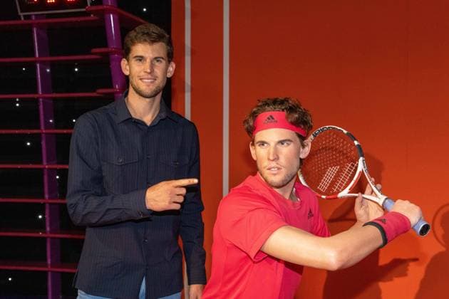 Bilder des Jahres, Sport 10 Oktober Sport Themen der Woche KW40 Sport Bilder des Tages TENNIS - Dominic Thiem wax figure unveiling VIENNA,AUSTRIA,06.OCT.22 - TENNIS - Dominic Thiem wax figure unveiling at Madame Tussauds Vienna. Image shows Dominic Thiem (AUT) and his wax figure.  GEPAxpictures xEdgarxEisner