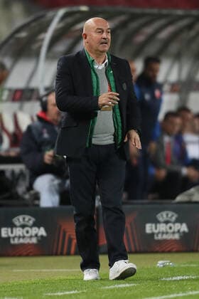CRVENA ZVEZDA vs FERENCVAROS STANISLAV CHERCHESOV coach of Ferencvaros, football Crvena zvezda vs Ferencvaros UEFA Europa league Rajko Mitic stadium, Belgrad 06.10.2022. Foto: FOOTBALL, UEFA EUROPA LEAGUE, CRVENA ZVEZDA, RED STAR, FERENCVAROS Belgrade Rajko Mitic stadium Serbia Copyright: xMarkoxMetlas xMNxPressx
