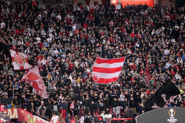 CRVENA ZVEZDA vs FERENCVAROS Supporters football Crvena zvezda vs Ferencvaros UEFA Europa league Rajko Mitic stadium, Belgrad 06.10.2022. Foto: FOOTBALL, UEFA EUROPA LEAGUE, CRVENA ZVEZDA, RED STAR, FERENCVAROS Belgrade Rajko Mitic stadium Serbia Copyright: xMarkoxMetlas xMNxPressx
