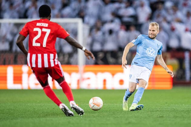 221006 Oscar Lewicki of Malmö FF during the UEFA Europa League match between Malmö FF and Union Berlin on October 6, 2022 in Malmö Photo Petter Arvidson BILDBYRAN code PA PA0409 football football soccer fotball uefa europa league malmö ff union berlin bbeng,  Copyright: PETTERxARVIDSON BB221006PA086