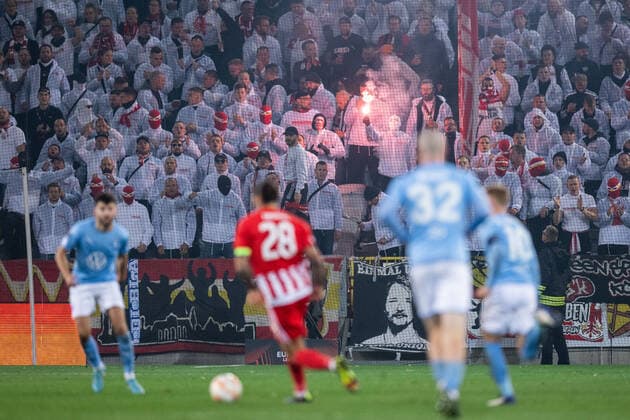 221006 Supporters of Union Berlin during the UEFA Europa League match between Malmö FF and Union Berlin on October 6, 2022 in Malmö Photo Petter Arvidson BILDBYRAN code PA PA0409 football football soccer fotball uefa europa league malmö ff union berlin bbeng crowd pyrotechnics,  Copyright: PETTERxARVIDSON BB221006PA089