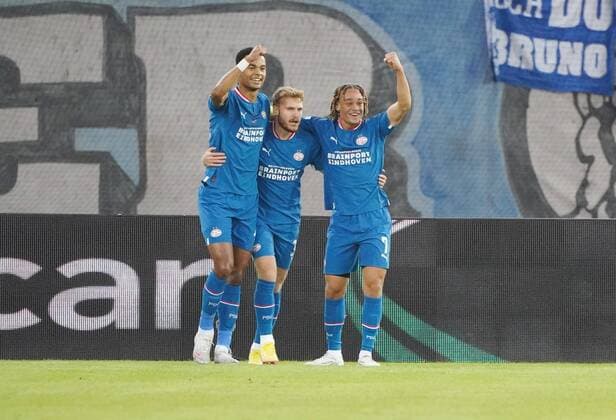 Photo Manuel Geisser 06 10 2022 stadium Letzigrund football season 2022 2023 Europa League group stage FC Zuerich PSV Eindhoven picture goal celebration PSV Eindhoven r goal scorer Xavi Simons Zurich - PSV  x18681705x Copyright: