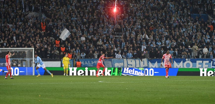 Football, men, season 2022 2023, Europa League, Malmö FF 1 FC Union Berlin group stage, group D, matchday 3 , from the blocks of fans of union are fired rockets onto the field, 06 10 2022, Copyright: xMatthiasxKochx