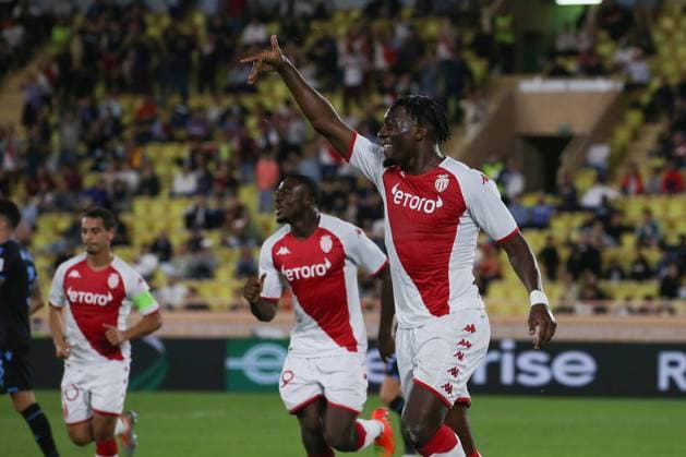 Sport Bilder des Tages Monaco, Monaco, 6th October 2022. Axel Disasi of AS Monaco celebrates after scoring to give the side a 2-0 lead during the UEFA Europa League match at Stade Louis II, Monaco. Picture credit should read: Jonathan Moscrop Sportimage EDITORIAL USE ONLY. No use with unauthorised audio, video, data, fixture lists, club league logos or live services. Online in-match use limited to 120 images, no video emulation. No use in betting, games or single club league player publications. SPI-1903-0007