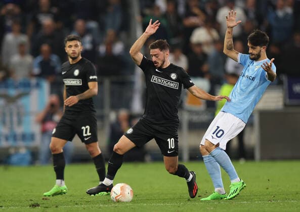 SOCCER - UEFA EL, Sturm vs Lazio GRAZ,AUSTRIA,06.OCT.22 - SOCCER - UEFA Europa League, SK Sturm Graz vs SS Lazio Roma. Image shows Otar Kiteishvili (Sturm) and Luis Alberto (Lazio).  GEPAxpictures xChrisxBauer