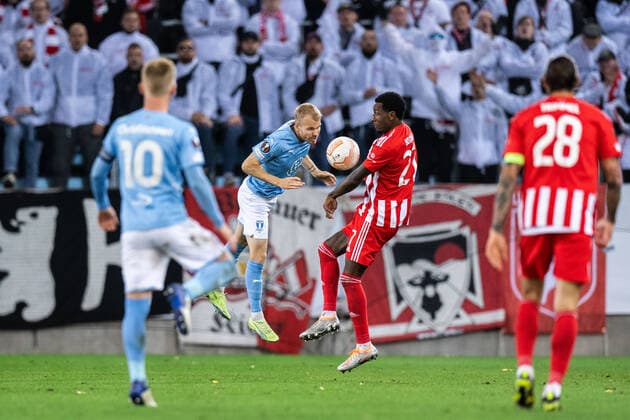 221006 Oscar Lewicki of Malmö FF and Sheraldo Becker of Union Berlin during the UEFA Europa League match between Malmö FF and Union Berlin on October 6, 2022 in Malmö Photo Petter Arvidson BILDBYRAN code PA PA0409 football football soccer fotball uefa europa league malmö ff union berlin bbeng,  Copyright: PETTERxARVIDSON BB221006PA118