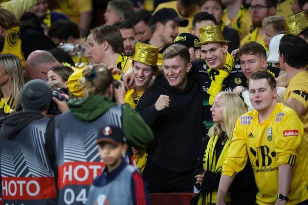 Mandatory Credit: Photo by Simon Dael Shutterstock (13442648f) Bodø Glimt fans Arsenal v Bodo Glimt, UEFA Europa League, Group A, Football, Emirates Stadium, London, UK - 06 Oct 2022 EDITORIAL USE ONLY No use with unauthorised audio, video, data, fixture lists, club league logos or live services. Online in-match use limited to 120 images, no video emulation. No use in betting, games or single club league player publications. Arsenal v Bodo Glimt, UEFA Europa League, Group A, Football, Emirates Stadium, London, UK - 06 Oct 2022 EDITORIAL USE ONLY No use with unauthorised audio, video, data, fixture lists, club league logos or live services. Online in-match use limited to 120 images, no video emulation. No use in betting, games or single club league player publications. Copyright: xSimonxDael Shutterstockx 13442648f