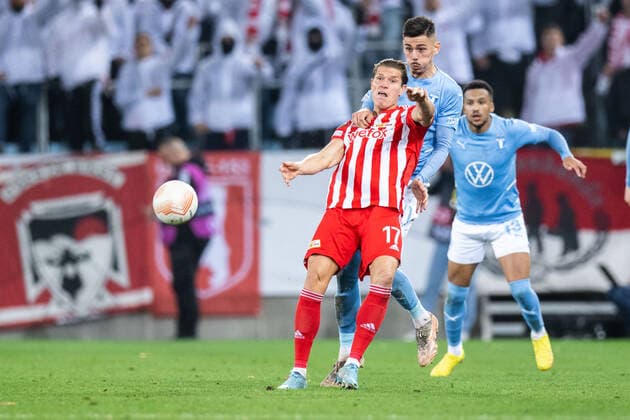 221006 Dennis Hadzikadunic of Malmö FF and Kevin Behrens of Union Berlin during the UEFA Europa League match between Malmö FF and Union Berlin on October 6, 2022 in Malmö Photo Petter Arvidson BILDBYRAN code PA PA0409 football football soccer fotball uefa europa league malmö ff union berlin bbeng,  Copyright: PETTERxARVIDSON BB221006PA135