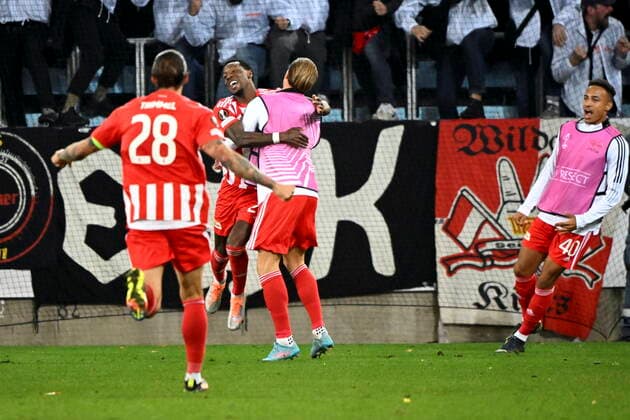 MALMÖ 20221006 Union Berlins Sheraldo Becker cheers and hugs after making it 1 0 in the 68th minute of the match during Thursdays football match in the Europa League, group D, between Malmö FF and FC Union Berlin at Eleda Stadium New Malmö Stadion Malmö Sweden FOOTBALL x50090x,  Copyright: xJohanxNilsson TTx EUROPA LEAGUE MALMÖ FF-UNION BERLIN