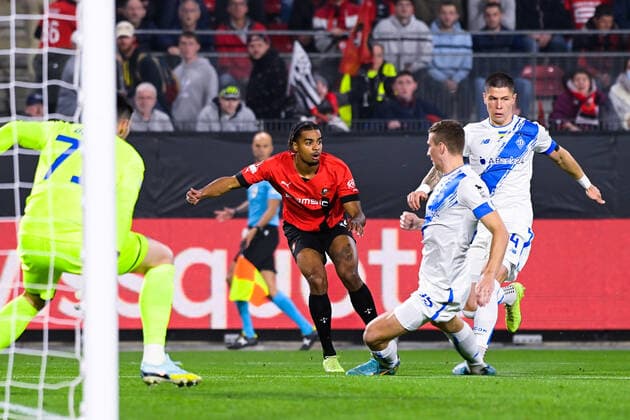 Lorenz ASSIGNON ( 22 - Rennes ) - Denys Popov ( 4 - Dynamo Kiev ) - Illia Zabarnyi ( 25 - Dynamo Kiev ) - Denys Boyko ( 71 - Dynamo Kiev ) - FOOTBALL : Rennes vs Dynamo Kiev - Ligue Europa - 06 10 2022 FedericoPestellini Panoramic 