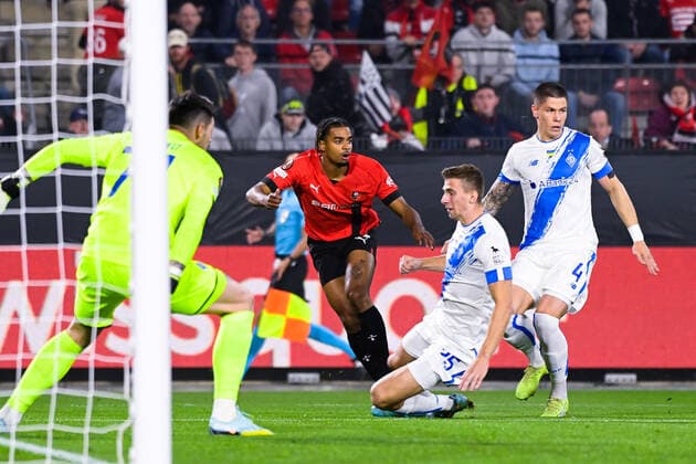 Lorenz ASSIGNON ( 22 - Rennes ) - Denys Popov ( 4 - Dynamo Kiev ) - Illia Zabarnyi ( 25 - Dynamo Kiev ) - Denys Boyko ( 71 - Dynamo Kiev ) - FOOTBALL : Rennes vs Dynamo Kiev - Ligue Europa - 06 10 2022 FedericoPestellini Panoramic 