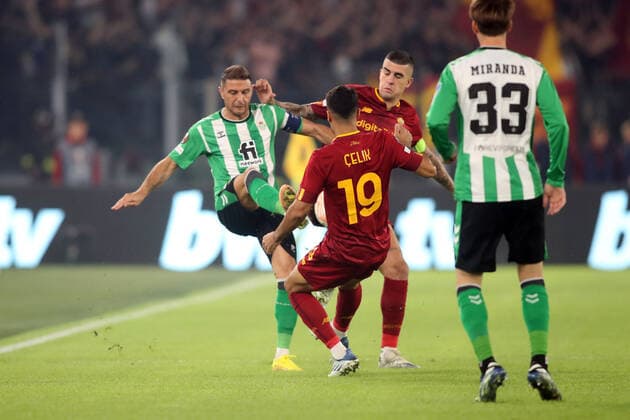 ROME, Italy - 06.10.2022: Joaquin (Betis), Mehmet Celik (AS ROMA) during the UEFA Europe League group C match between AS Roma and Real Betis Seville at the Olympic Stadium on October 10, 2022 in Rome, Italy.  Copyright: xMarcoxIacobuccix xipa-agency.netx xMarcoxIacobuccix 0