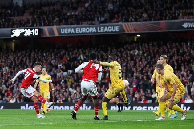 Mandatory Credit: Photo by Simon Dael Shutterstock (13442648h) Fábio Vieira of Arsenal with a shot on goal Arsenal v Bodo Glimt, UEFA Europa League, Group A, Football, Emirates Stadium, London, UK - 06 Oct 2022 EDITORIAL USE ONLY No use with unauthorised audio, video, data, fixture lists, club league logos or live services. Online in-match use limited to 120 images, no video emulation. No use in betting, games or single club league player publications. Arsenal v Bodo Glimt, UEFA Europa League, Group A, Football, Emirates Stadium, London, UK - 06 Oct 2022 EDITORIAL USE ONLY No use with unauthorised audio, video, data, fixture lists, club league logos or live services. Online in-match use limited to 120 images, no video emulation. No use in betting, games or single club league player publications. Copyright: xSimonxDael Shutterstockx 13442648h