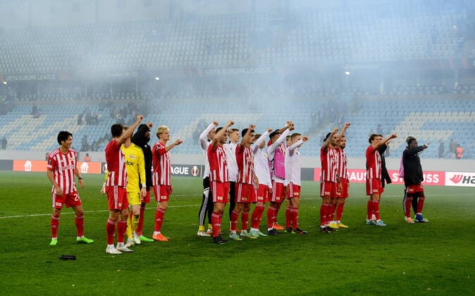 Football, men, season 2022 2023, Europa League, Malmö FF 1 FC Union Berlin group stage, group D, match day 3 , Union players with the fans, cheering after the final whistle, 06 10 2022, Copyright: xMatthiasxKochx