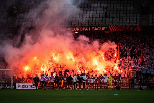 221006 Players of Union Berlin celebrate with supporters after the UEFA Europa League match between Malmö FF and Union Berlin on October 6, 2022 in Malmö Photo Petter Arvidson BILDBYRAN code PA PA0409 football football soccer fotball uefa europa league malmö ff union berlin bbeng crowd jubilation pyrotechnics,  Copyright: PETTERxARVIDSON BB221006PA169