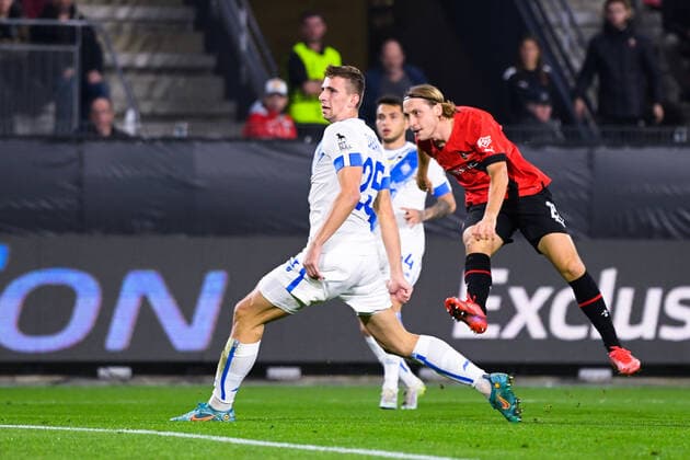 Lovro MAJER ( 21 - Rennes ) - Illia Zabarnyi ( 25 - Dynamo Kiev ) - FOOTBALL : Rennes vs Dynamo Kiev - Ligue Europa - 06 10 2022 FedericoPestellini Panoramic 