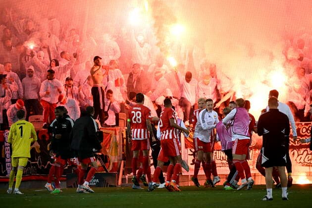 MALMÖ 20221006 FC Union Berlins players celebrate with their supporters after winning over the home team Malmö FF with 1 0 in the Europa League, group D, at Eleda Stadium New Malmö Stadium on Thursday evening Malmö Sweden FOOTBALL x50090x,  Copyright: xJohanxNilsson TTx EUROPA LEAGUE MALMÖ FF-UNION BERLIN