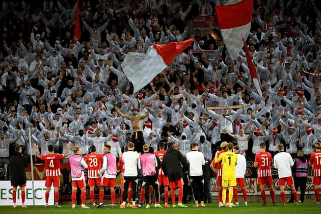 MALMÖ 20221006 FC Union Berlins players celebrate with their supporters after winning over the home team Malmö FF with 1 0 in the Europa League, group D, at Eleda Stadium New Malmö Stadium on Thursday evening Malmö Sweden FOOTBALL x50090x,  Copyright: xJohanxNilsson TTx EUROPA LEAGUE MALMÖ FF-UNION BERLIN