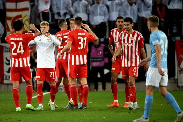 MALMÖ 20221006 Union Berlins players celebrate after beating home team Malmö FF 1 0 in Europa League, Group D, at Eleda Stadium New Malmö Stadion on Thursday evening, despite the team having to play half of the match with one player less after a sending off Malmö Sweden FOOTBALL x50090x,  Copyright: xJohanxNilsson TTx EUROPA LEAGUE MALMÖ FF-UNION BERLIN