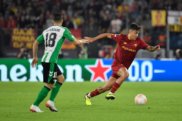 Andres Guardado of Real Betis Balompie and Paulo Dybala of AS Roma during the Europa League Group C football match between AS Roma and Real Betis Balompie at Olimpico stadium in Roma (Italy), October 6th, 2022. Photo Andrea Staccioli Insidefoto andreaxstaccioli