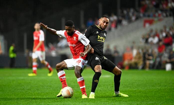 BRAGA, PORTUGAL - OCTOBER 06 : Fabiano of SC Braga and Lapoussin Loic forward of Union St-Gilloise during Uefa Europa league match between SC Braga and Union St-Gilloise on October 6, 2022 in Estadio Municipal de Braga Braga, Portugal, 6 10 2022 ( SC Braga v Union St-Gilloise : Uefa Europa league PhotoNews Panoramic 