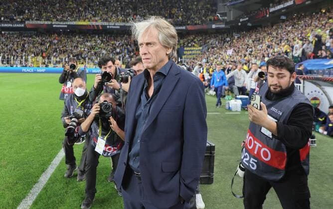 Fenerbahce™s Jorge Jesus during Fenerbahce AEK Athens UEFA Europa League game at Ulker Arena in Istanbul, Turkey. Copyright: TolgaxAdanali 17697082