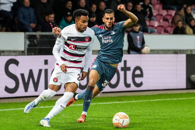 UEFA Europa League: FC Midtjylland v Feyenoord Herning - Paulinho of FC Midtjylland, David Hancko of Feyenoord during the match between FC Midtjylland v Feyenoord at MCH Arena on 6 October 2022 in Herning, Denmark. Copyright: xTomxBodex